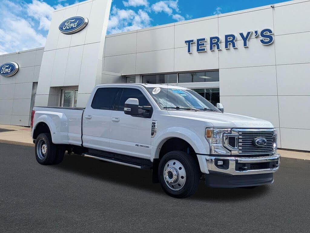 2021 Ford F-450 Super Duty Lariat — photo 1 of 1