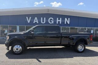 2022 Ford F-450 Super Duty Platinum