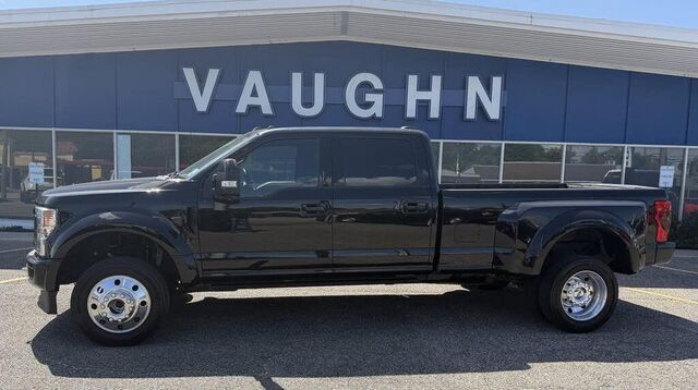 2022 Ford F-450 Super Duty Platinum