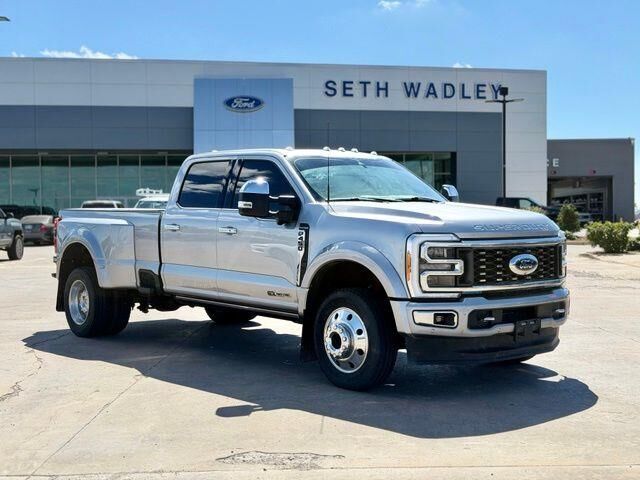2023 Ford F-450 Super Duty Platinum