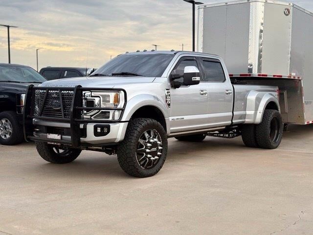 2022 Ford F-450 Super Duty Platinum