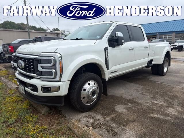 2023 Ford F-450 Super Duty Platinum