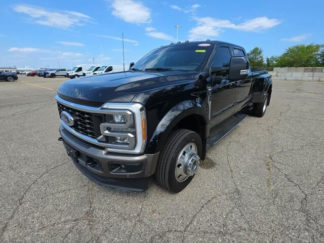 2023 Ford F-450 Super Duty King Ranch