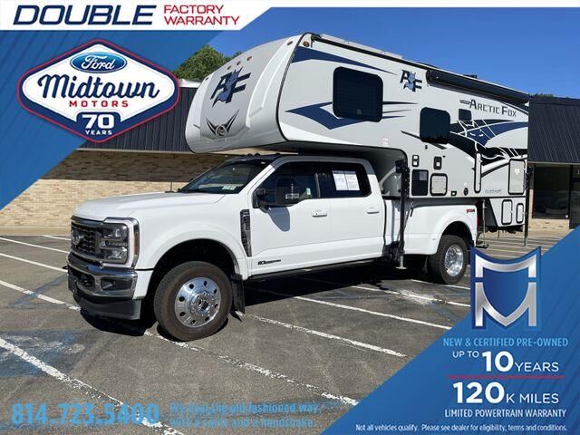 2025 Ford F-450 Super Duty Lariat — photo 1 of 13