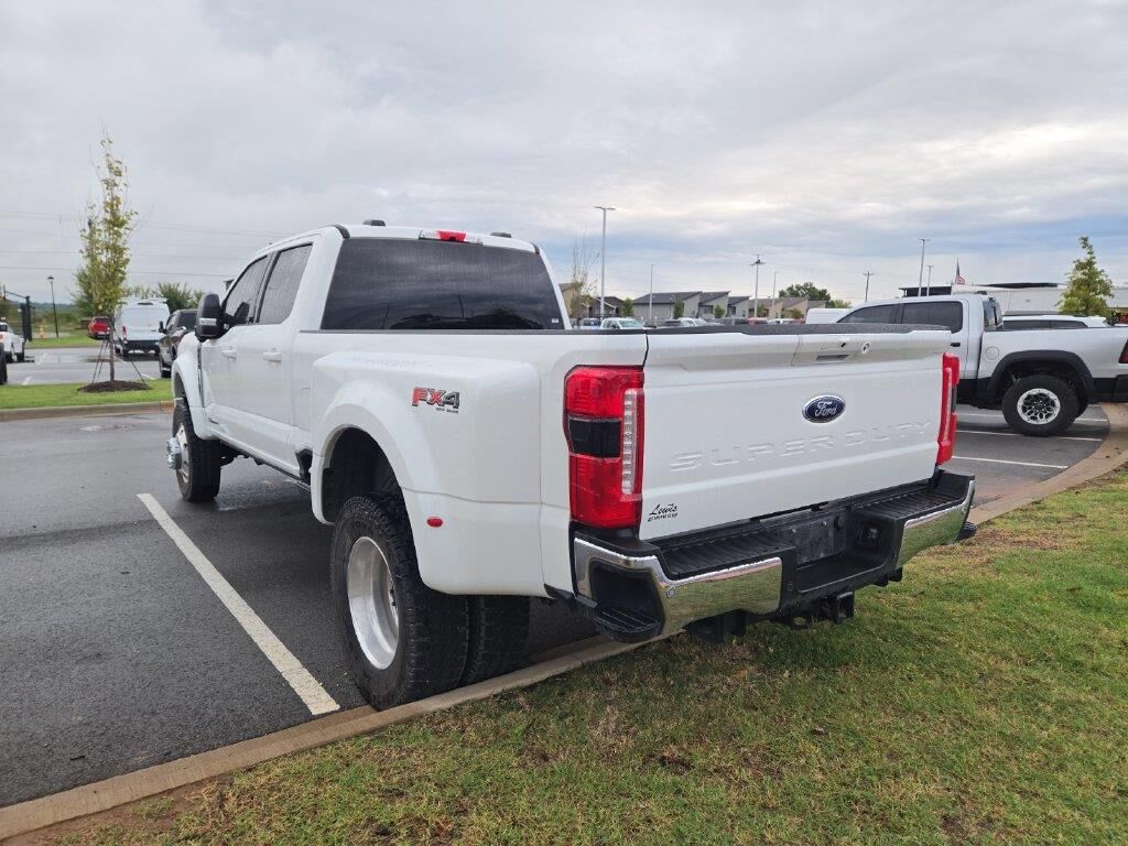 2025 Ford F-450 Super Duty Lariat — photo 1 of 4