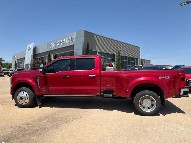 2024 Ford F-450 Super Duty Lariat — photo 1 of 26