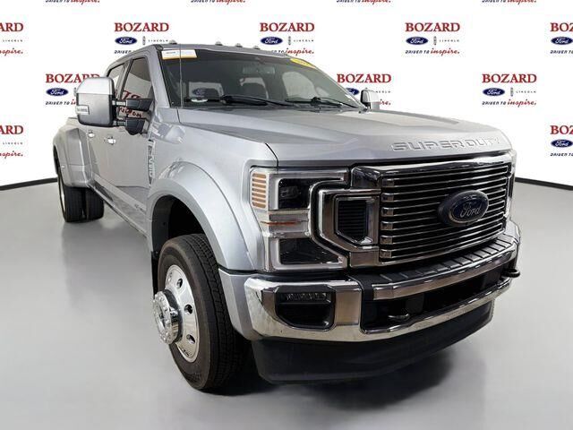 2022 Ford F-450 Super Duty Lariat — photo 1 of 27