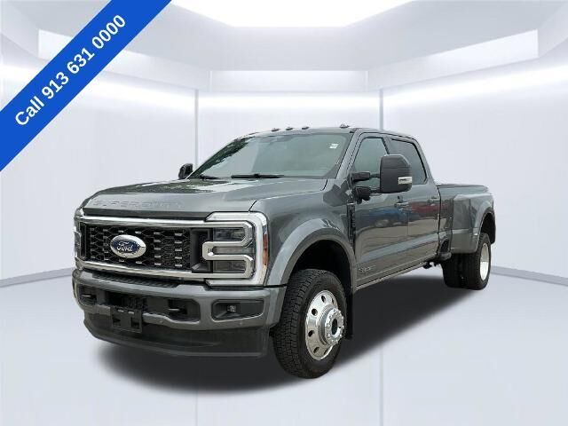 2025 Ford F-450 Super Duty Platinum