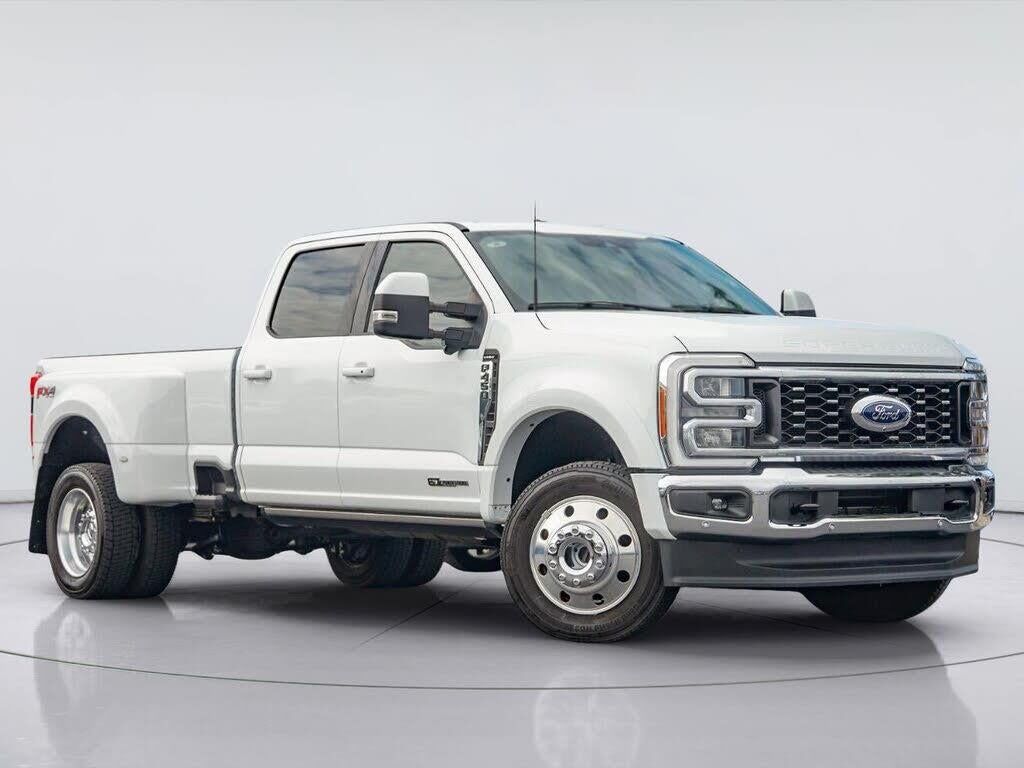 2023 Ford F-450 Super Duty Lariat — photo 1 of 1