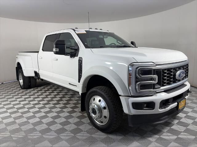 2026 Ford F-450 Super Duty Platinum