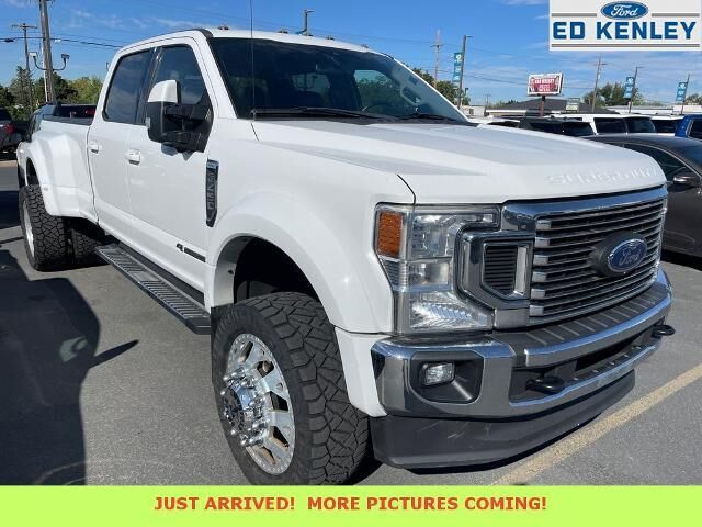 2020 Ford F-450 Super Duty Lariat — photo 1 of 4