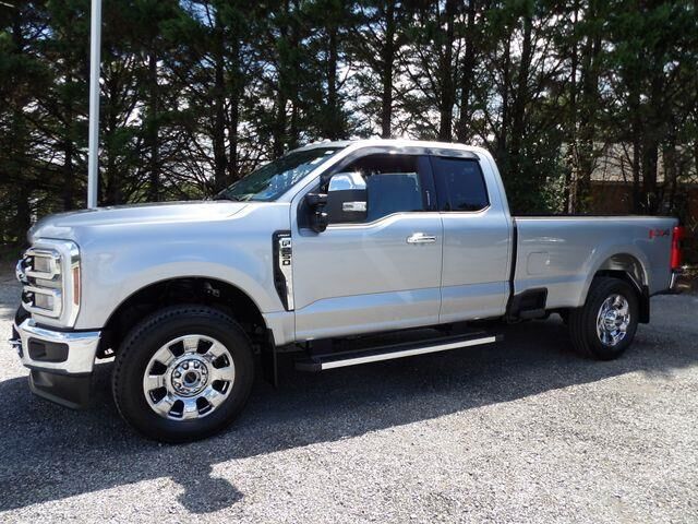 2024 Ford F-250 Super Duty Lariat — photo 1 of 13