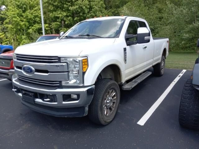 2017 Ford F-350 Super Duty Lariat — photo 1 of 26