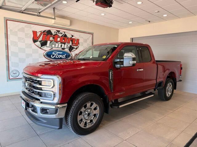 2024 Ford F-350 Super Duty Lariat — photo 1 of 40
