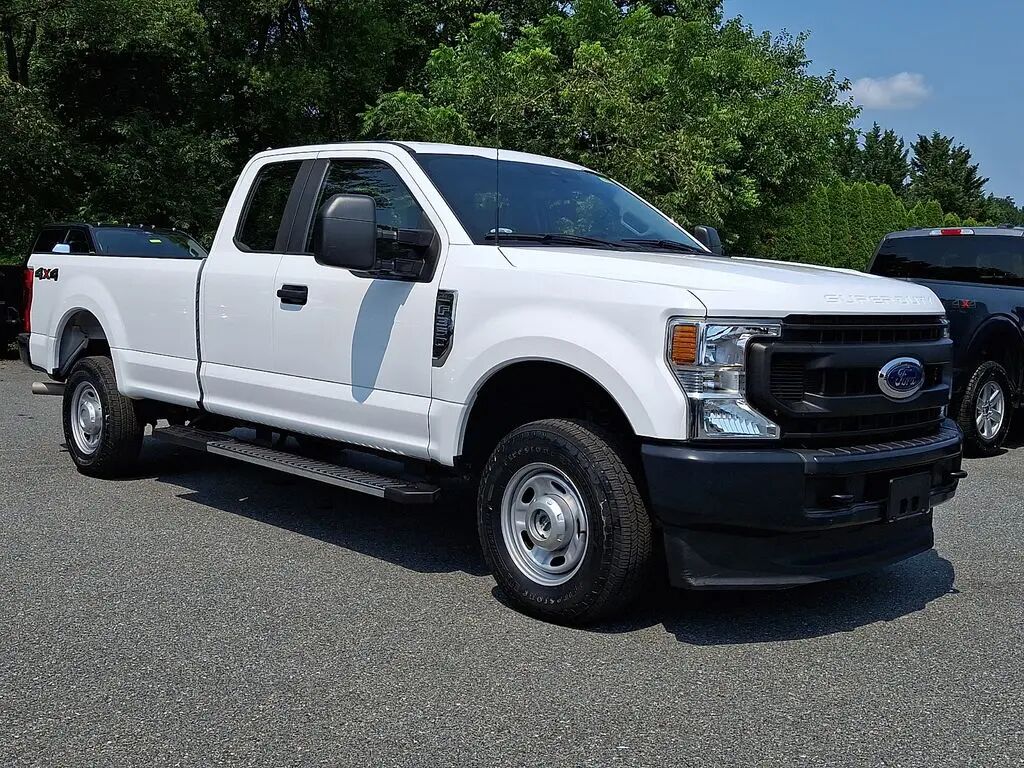 2022 Ford F-350 Super Duty XLT — photo 1 of 26