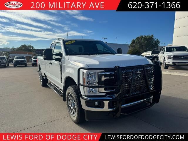 2025 Ford F-350 Super Duty XLT
