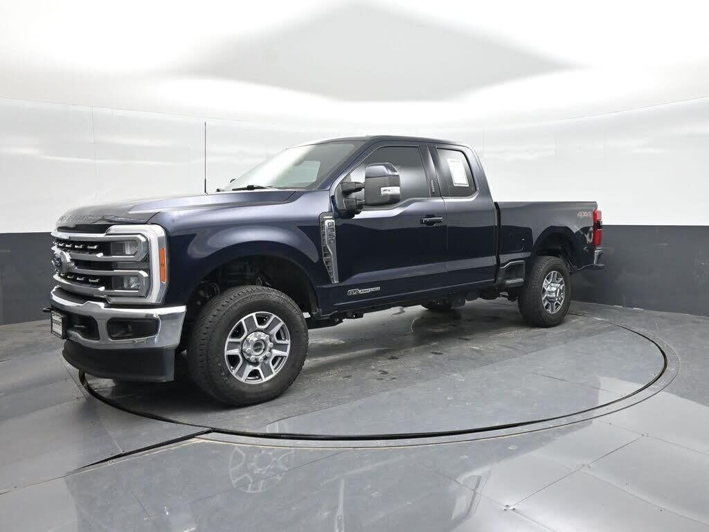 2023 Ford F-350 Super Duty Lariat — photo 1 of 1