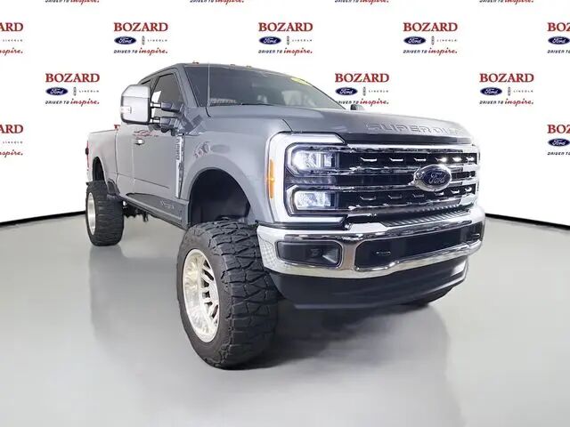 2023 Ford F-350 Super Duty Lariat — photo 1 of 26