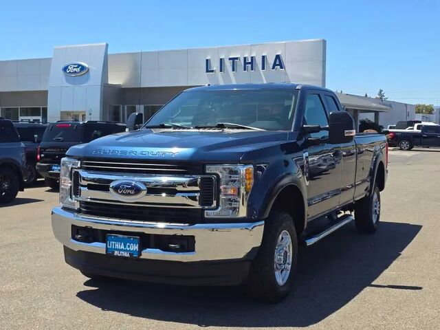 2017 Ford F-350 Super Duty XLT — photo 1 of 13