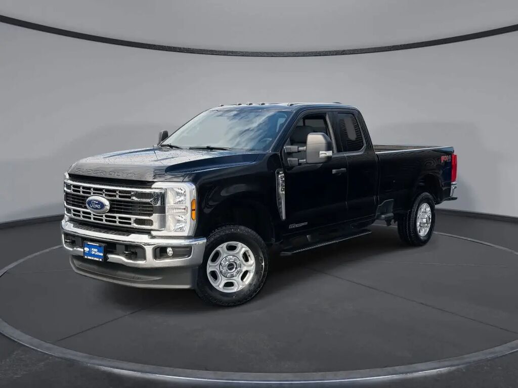 2025 Ford F-350 Super Duty XLT — photo 1 of 13