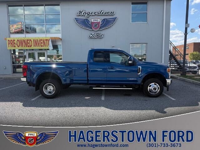2022 Ford F-350 Super Duty Lariat — photo 1 of 26