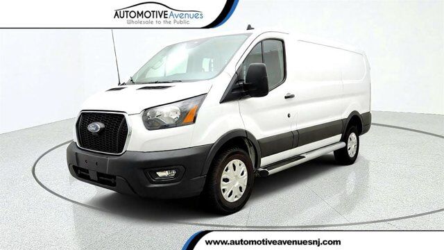2025 Ford Transit Cargo Van T-250 130'' Low Rf 9070 GVWR RWD w/ Exterior Upgrade Pkg