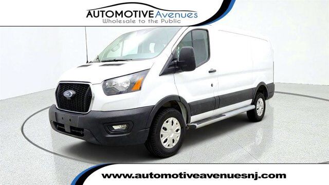 2025 Ford Transit Cargo Van T-250 130'' Low Rf 9070 GVWR RWD w/ Exterior Upgrade Pkg