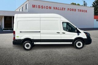 2022 Ford E-Transit 350