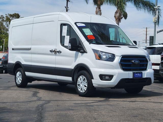 2022 Ford E-Transit 350 — photo 1 of 26
