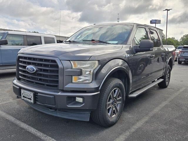 2017 Ford F-150 XLT — photo 1 of 18