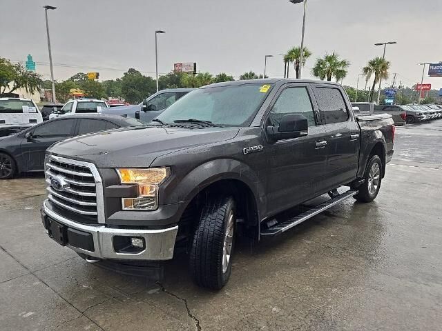 2017 Ford F-150 XLT — photo 1 of 18