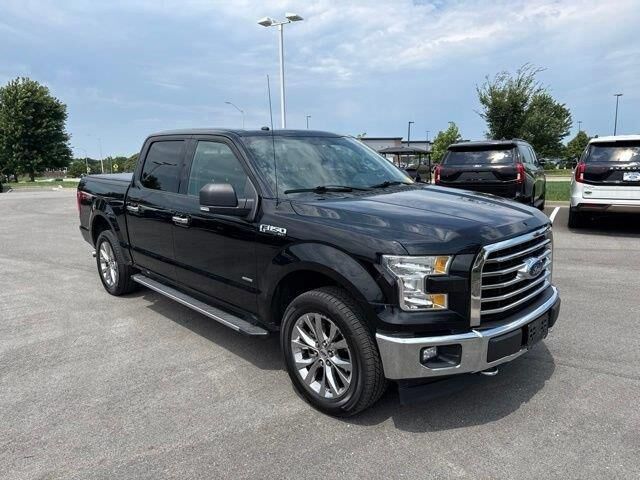 2017 Ford F-150 XLT — photo 1 of 8