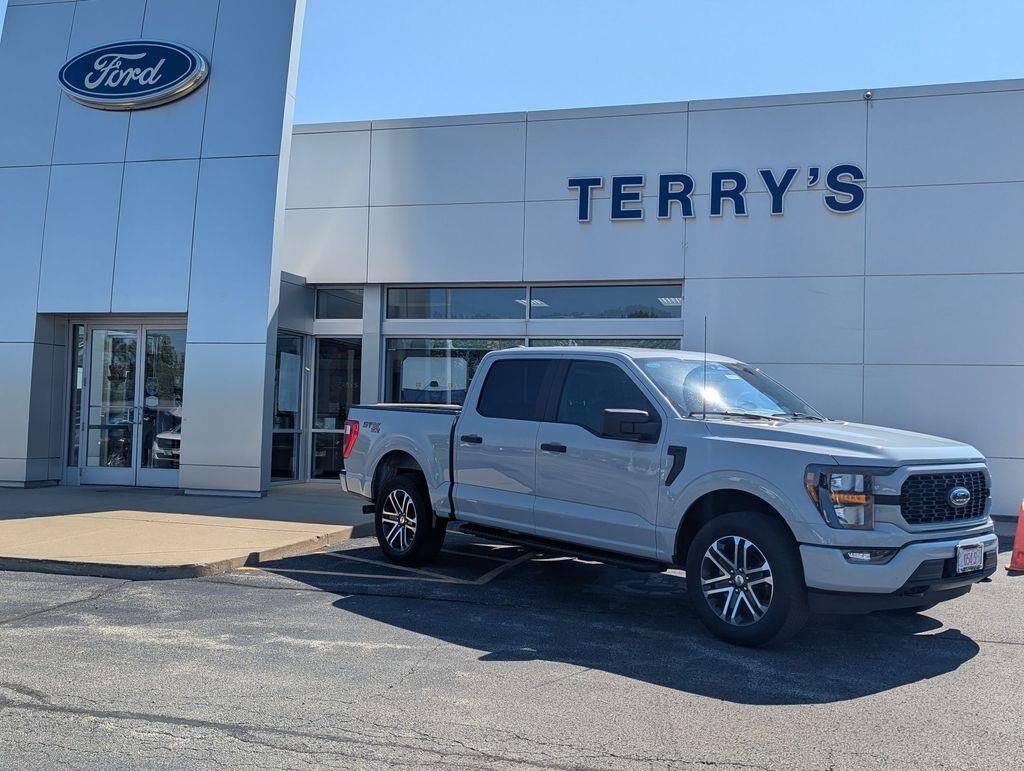 2023 Ford F-150 XL — photo 1 of 2