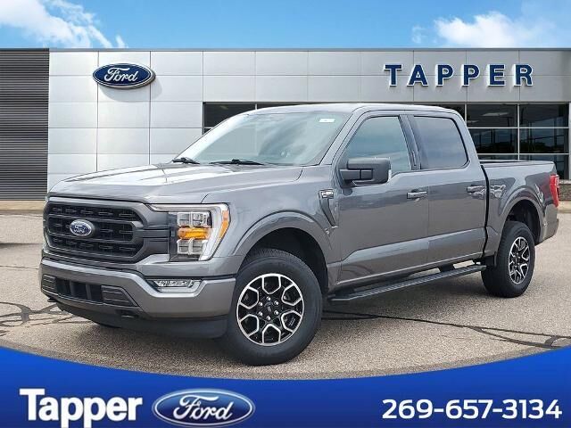 2022 Ford F-150 XLT — photo 1 of 12