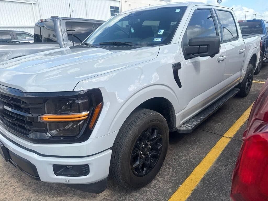 2024 Ford F-150 XLT — photo 1 of 4