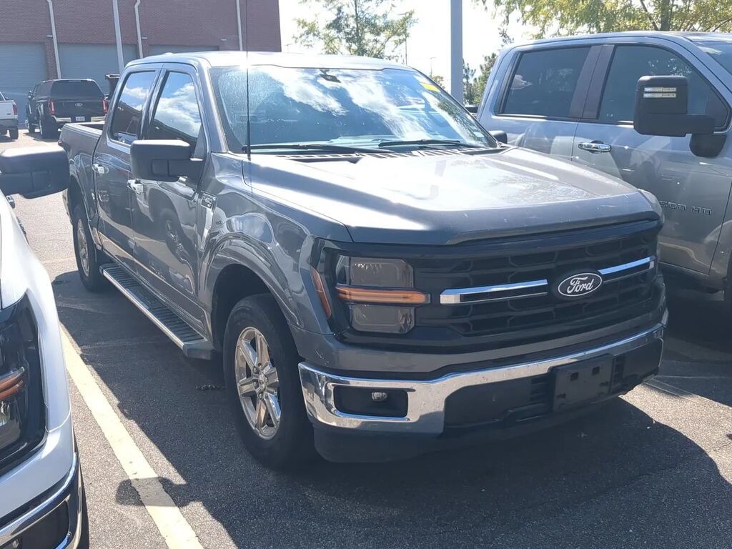 2025 Ford F-150 XLT — photo 1 of 3