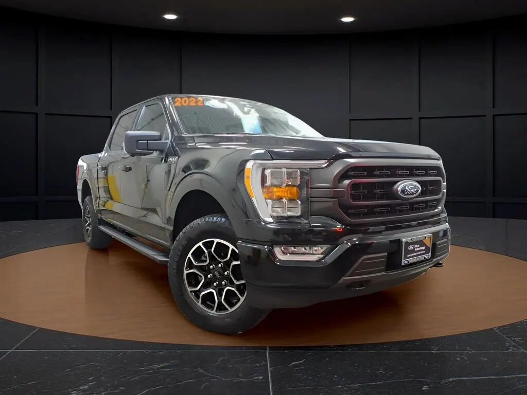 2022 Ford F-150 XLT — photo 1 of 13