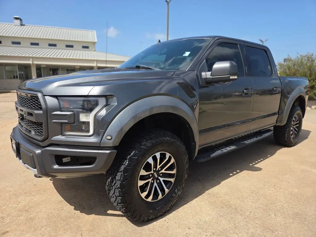2020 Ford F-150 Raptor — photo 1 of 13