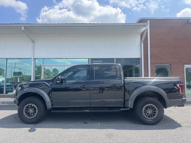 2019 Ford F-150 Raptor — photo 1 of 2