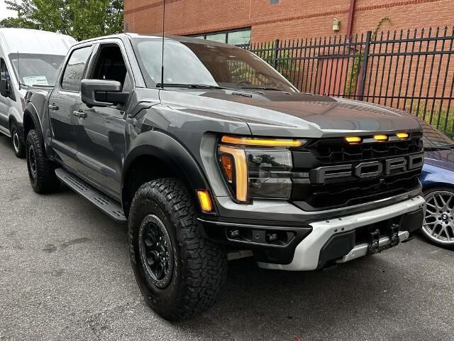 2025 Ford F-150 Raptor — photo 1 of 13