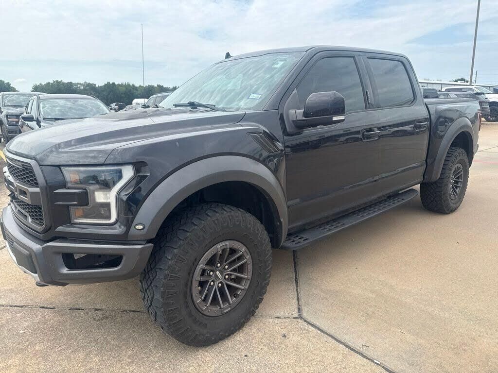 2020 Ford F-150 Raptor — photo 1 of 2