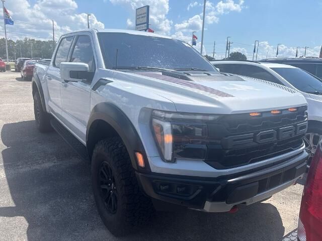 2025 Ford F-150 Raptor — photo 1 of 15