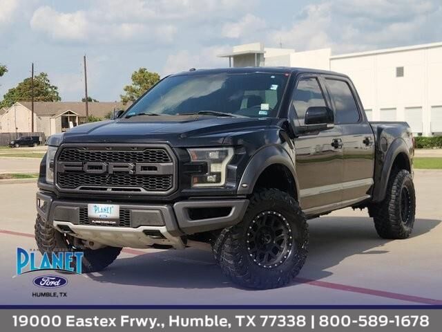 2017 Ford F-150 Raptor — photo 1 of 16
