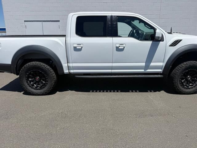2017 Ford F-150 Raptor — photo 1 of 4