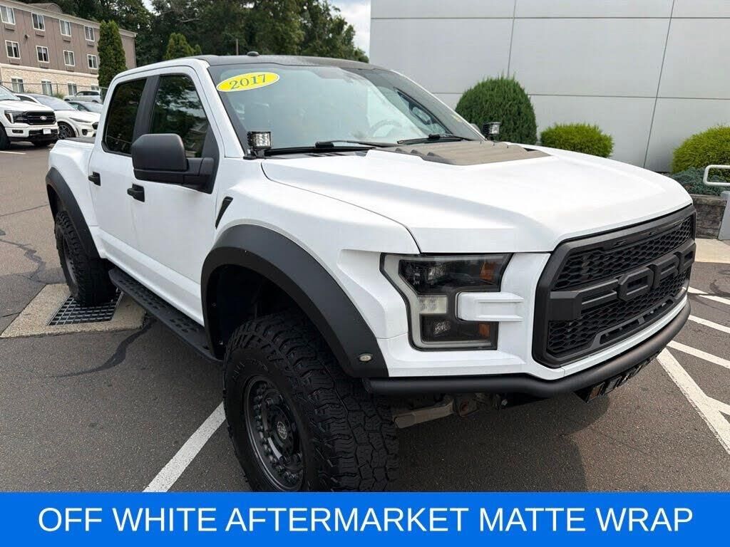 2017 Ford F-150 Raptor — photo 1 of 2