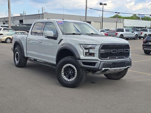 2017 Ford F-150 Raptor — photo 1 of 13