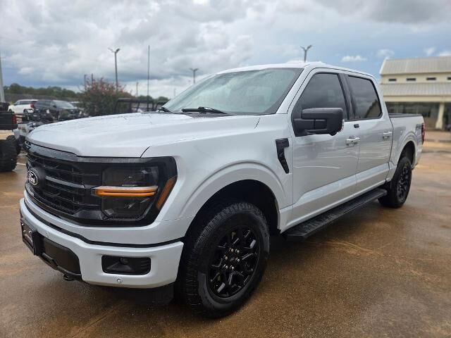 2025 Ford F-150 XLT — photo 1 of 42