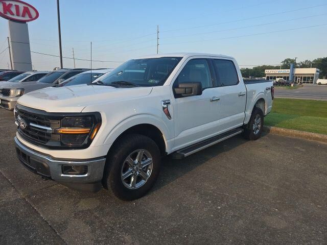 2025 Ford F-150 XLT — photo 1 of 5