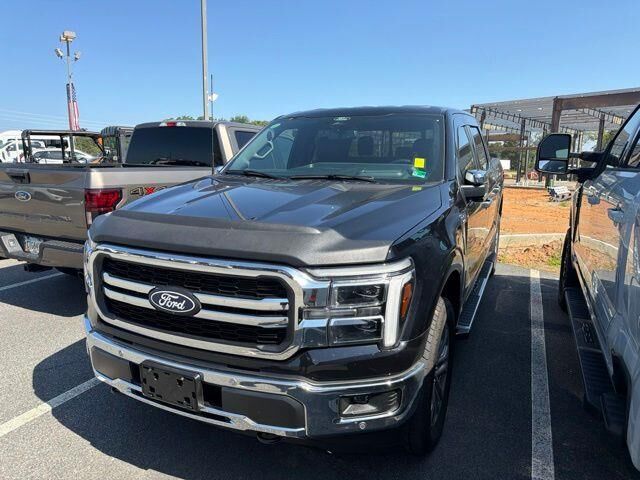 2025 Ford F-150 Lariat — photo 1 of 13