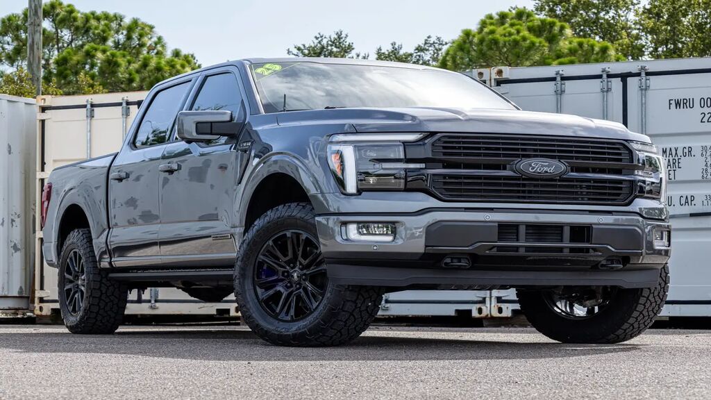 2025 Ford F-150 Platinum — photo 1 of 13
